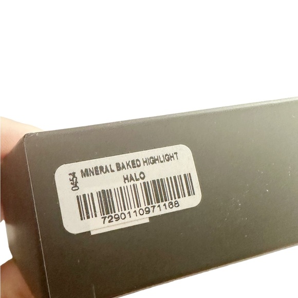 NWT IL MAKIAGE Mineral Baked Highlighter in Halo - Picture 4 of 4